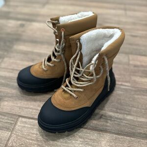 Koolaburra by UGG Deza Hybrid Boot